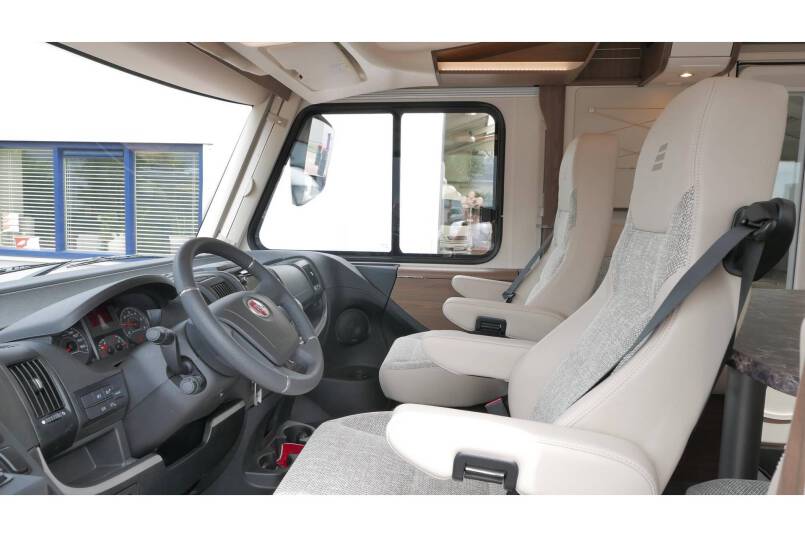 Hymer B 704 SL SupremeLine AUTOMAAT, 180 pk, 2 aparte bedden 17