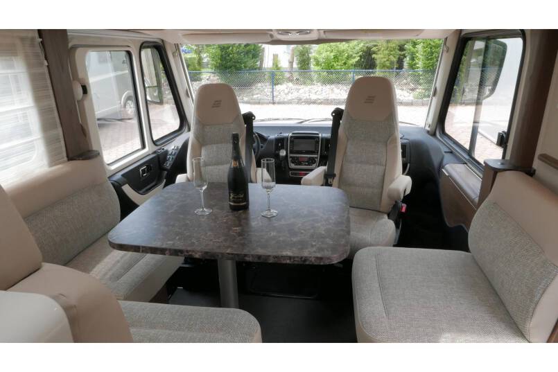 Hymer B 704 SL SupremeLine AUTOMAAT, 180 pk, 2 aparte bedden 23