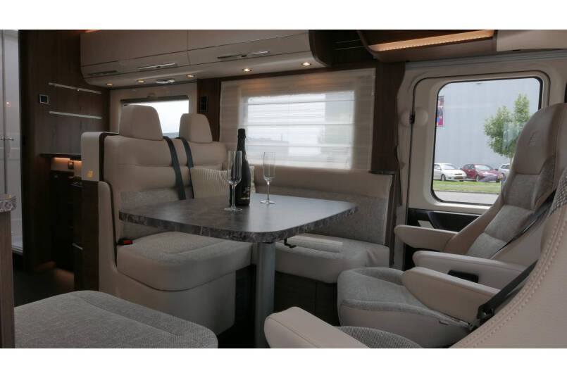 Hymer B 704 SL SupremeLine AUTOMAAT, 180 pk, 2 aparte bedden 25