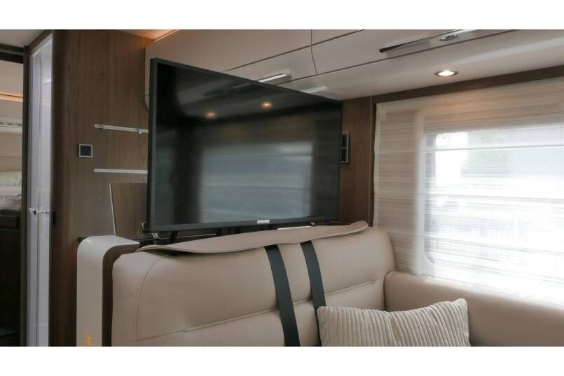 Hymer B 704 SL SupremeLine AUTOMAAT, 180 pk, 2 aparte bedden 32