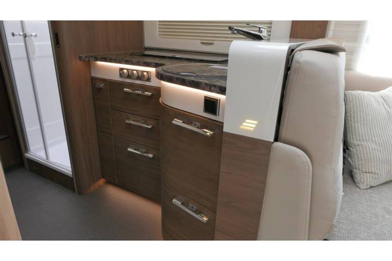 Hymer B 704 SL SupremeLine AUTOMAAT, 180 pk, 2 aparte bedden 33