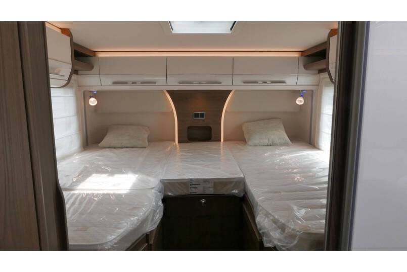 Hymer B 704 SL SupremeLine AUTOMAAT, 180 pk, 2 aparte bedden 36