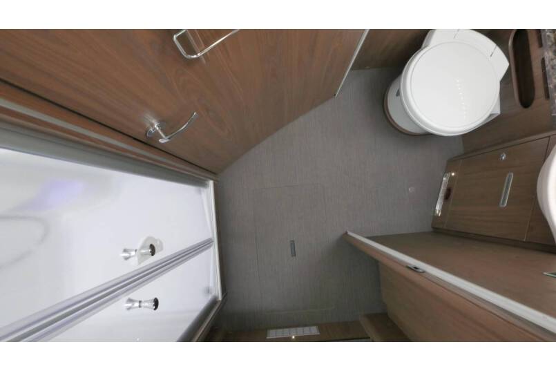 Hymer B 704 SL SupremeLine AUTOMAAT, 180 pk, 2 aparte bedden 39