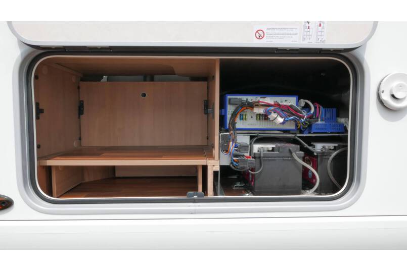 Hymer T 678 CL 3.0 AUTOMAAT 177 pk, 2 aparte bedden 9
