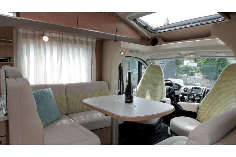 Hymer T 678 CL 3.0 AUTOMAAT 177 pk, 2 aparte bedden 17