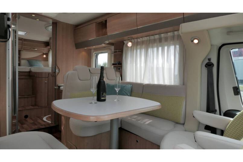 Hymer T 678 CL 3.0 AUTOMAAT 177 pk, 2 aparte bedden 18