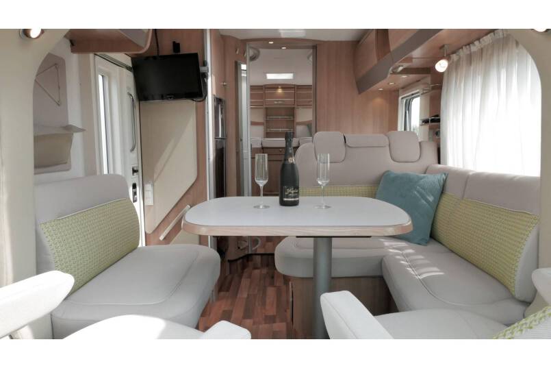 Hymer T 678 CL 3.0 AUTOMAAT 177 pk, 2 aparte bedden 19
