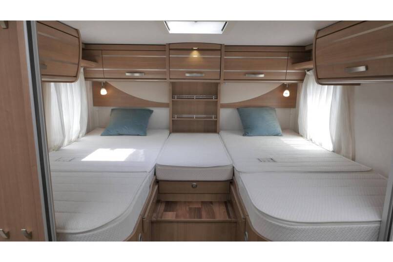 Hymer T 678 CL 3.0 AUTOMAAT 177 pk, 2 aparte bedden 25