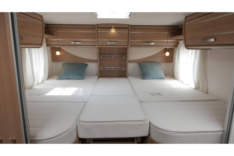 Hymer T 678 CL 3.0 AUTOMAAT 177 pk, 2 aparte bedden 26