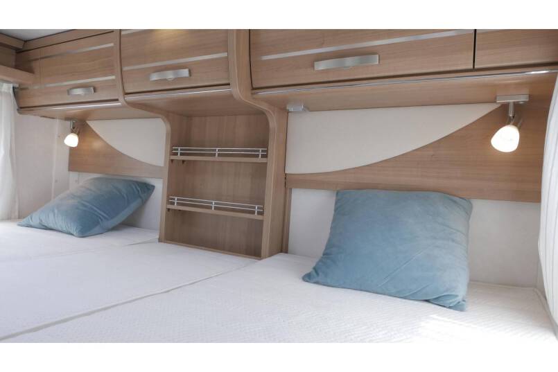 Hymer T 678 CL 3.0 AUTOMAAT 177 pk, 2 aparte bedden 27