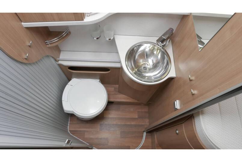 Hymer T 678 CL 3.0 AUTOMAAT 177 pk, 2 aparte bedden 30