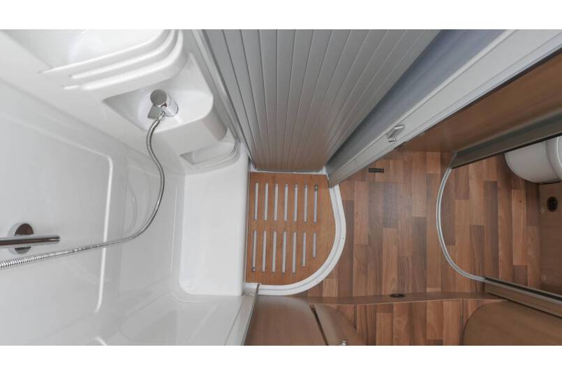 Hymer T 678 CL 3.0 AUTOMAAT 177 pk, 2 aparte bedden 31
