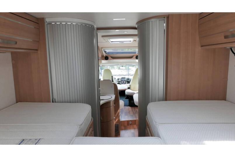 Hymer T 678 CL 3.0 AUTOMAAT 177 pk, 2 aparte bedden 32