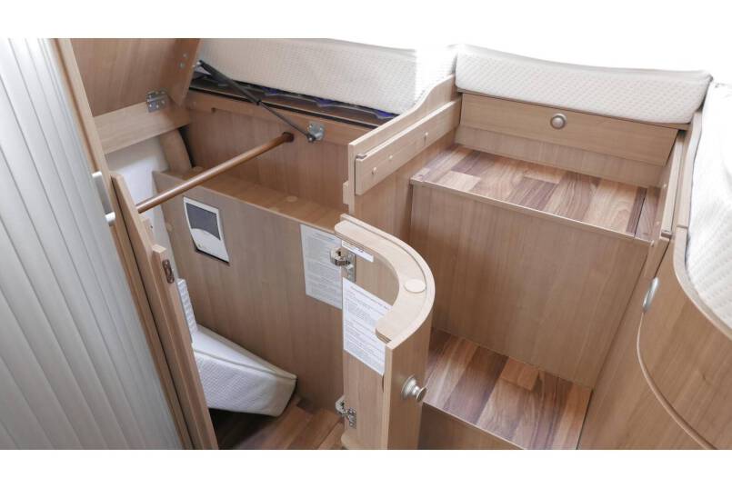 Hymer T 678 CL 3.0 AUTOMAAT 177 pk, 2 aparte bedden 34