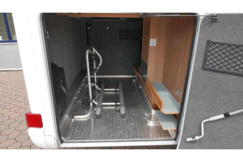 Hymer T 678 CL 3.0 AUTOMAAT 177 pk, 2 aparte bedden 7