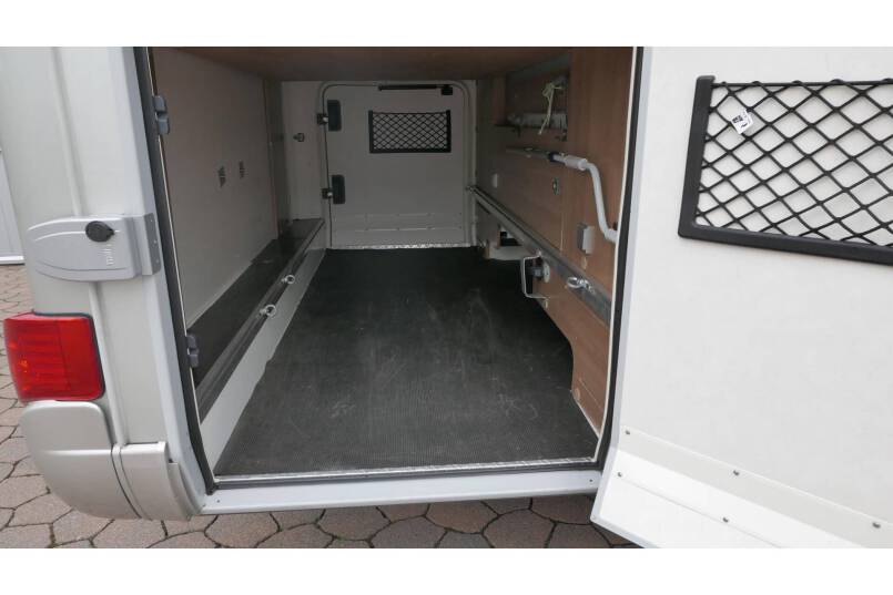 Hymer B 698 AUTOMAAT, 3.0 177 pk, Champagne, bovenkastjes cabine, Queensbed 10