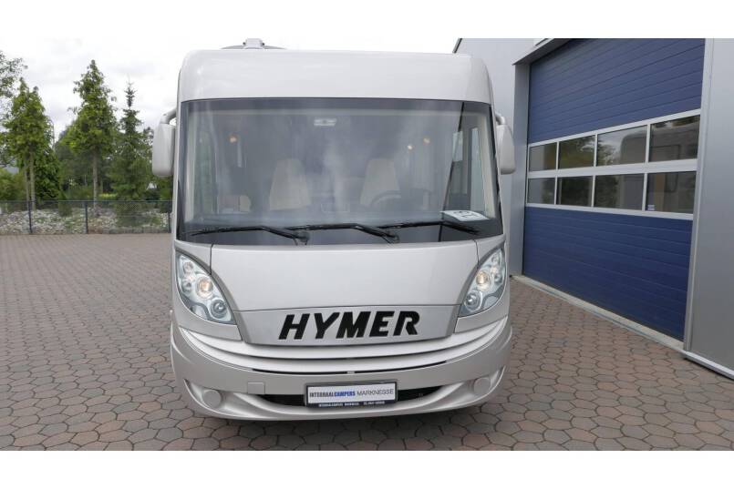 Hymer B 698 AUTOMAAT, 3.0 177 pk, Champagne, bovenkastjes cabine, Queensbed 1