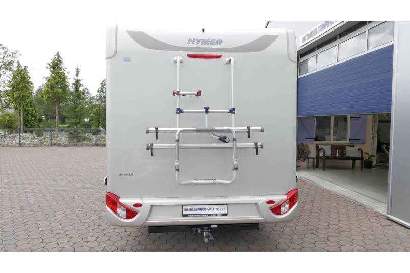 Hymer B 698 AUTOMAAT, 3.0 177 pk, Champagne, bovenkastjes cabine, Queensbed 2
