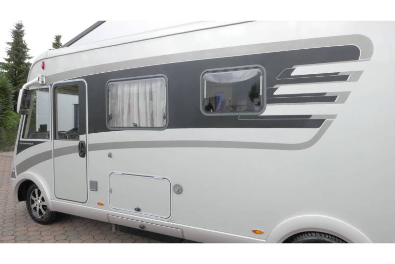 Hymer B 698 AUTOMAAT, 3.0 177 pk, Champagne, bovenkastjes cabine, Queensbed 8
