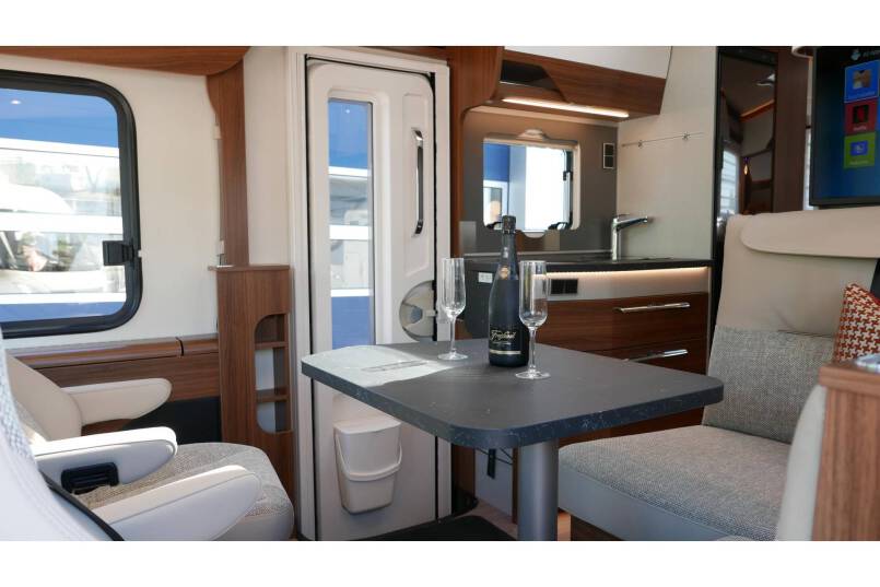 Hymer BMC I 580 9 G AUTOMAAT, 2 aparte bedden 26