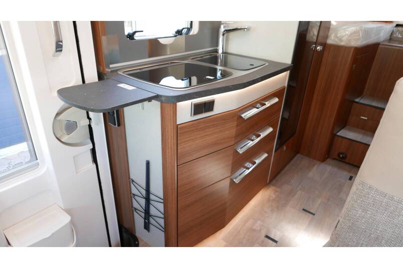 Hymer BMC I 580 9 G AUTOMAAT, 2 aparte bedden 30