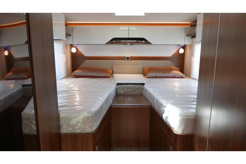 Hymer BMC I 580 9 G AUTOMAAT, 2 aparte bedden 32