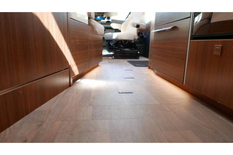Hymer BMC I 580 9 G AUTOMAAT, 2 aparte bedden 42