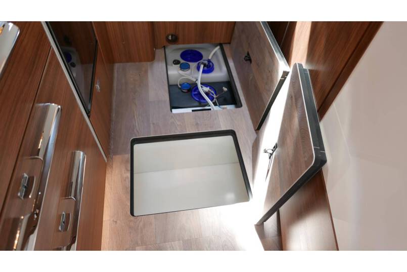 Hymer BMC I 580 9 G AUTOMAAT, 2 aparte bedden 43