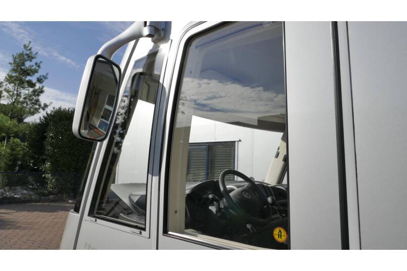 Hymer B 614 SL Elegance Zilver, grote garage, vol optie 16