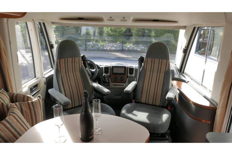 Hymer B 614 SL Elegance Zilver, grote garage, vol optie 22