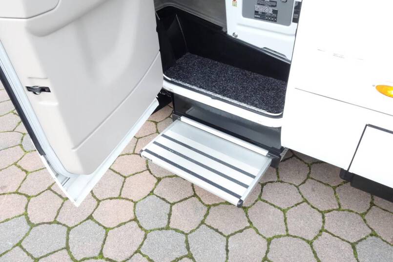 Hymer ML I 620 AUTOMAAT, 190 pk, 2 aparte bedden 13