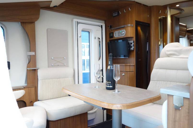 Hymer ML I 620 AUTOMAAT, 190 pk, 2 aparte bedden 21