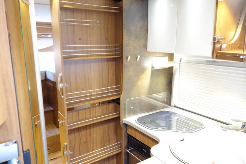 Hymer ML I 620 AUTOMAAT, 190 pk, 2 aparte bedden 28