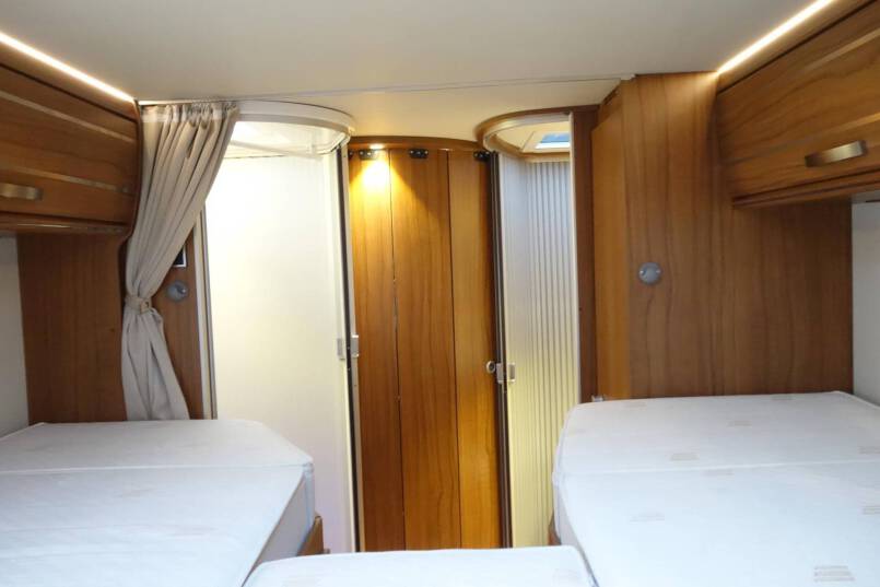 Hymer ML I 620 AUTOMAAT, 190 pk, 2 aparte bedden 32