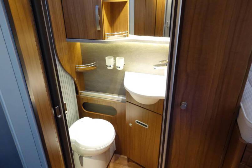Hymer ML I 620 AUTOMAAT, 190 pk, 2 aparte bedden 34