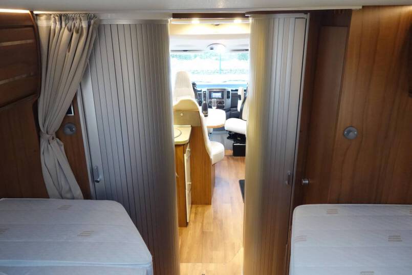 Hymer ML I 620 AUTOMAAT, 190 pk, 2 aparte bedden 36