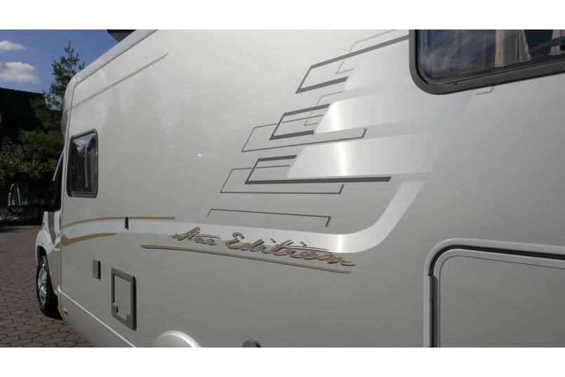 Hymer T 674 SL Star Edition, 2 aparte bedden, garage 9