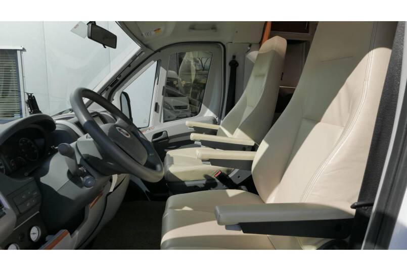 Hymer T 674 SL Star Edition, 2 aparte bedden, garage 13