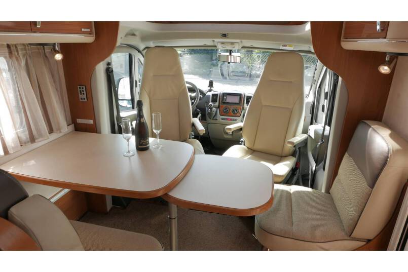 Hymer T 674 SL Star Edition, 2 aparte bedden, garage 18
