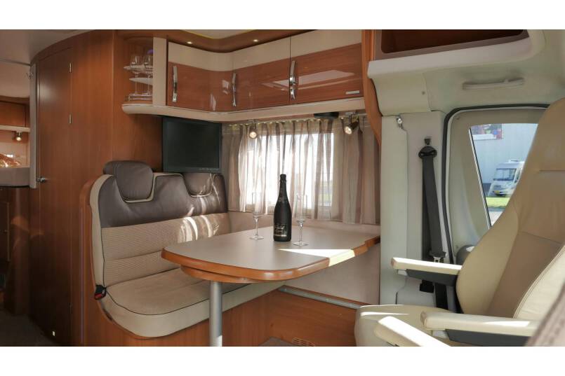 Hymer T 674 SL Star Edition, 2 aparte bedden, garage 20