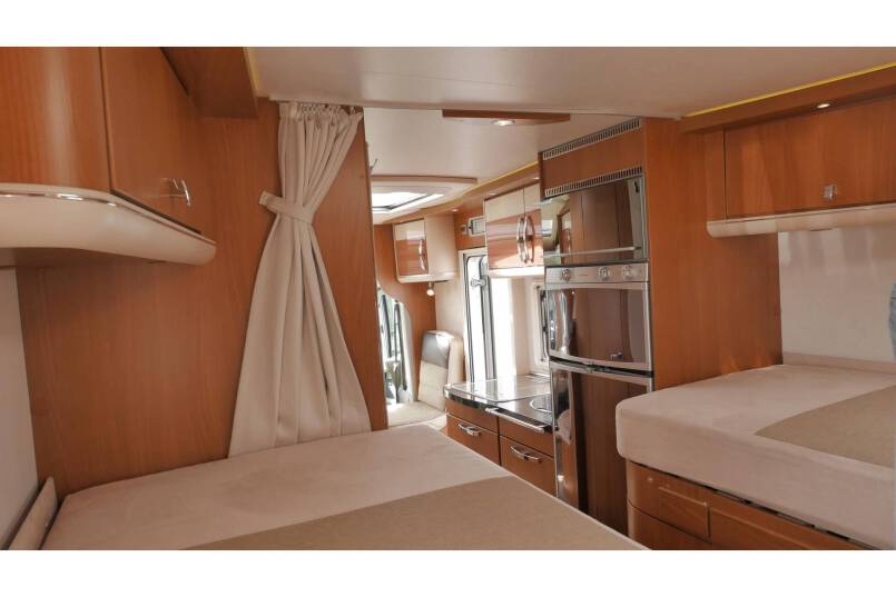 Hymer T 674 SL Star Edition, 2 aparte bedden, garage 29