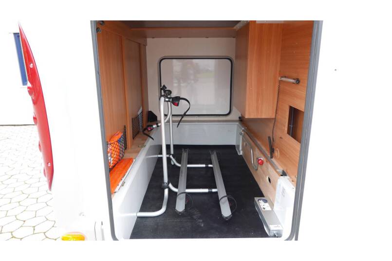 Rapido 9066 DF 150 pk, grote garage, 2 aparte bedden 9