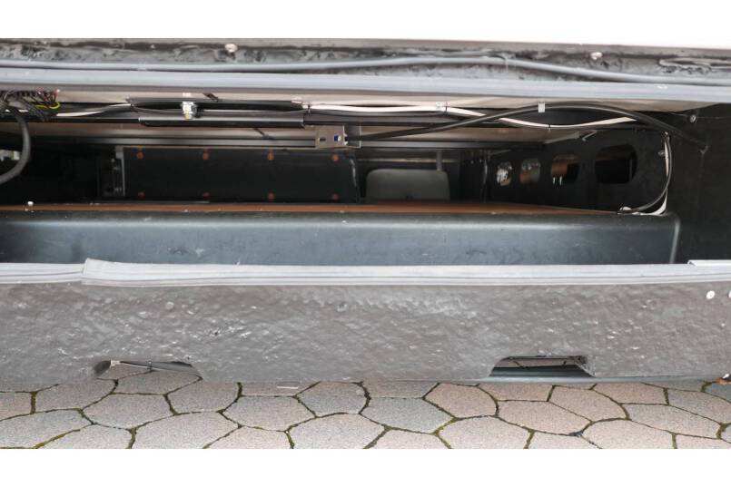 Rapido 9066 DF 150 pk, grote garage, 2 aparte bedden 11