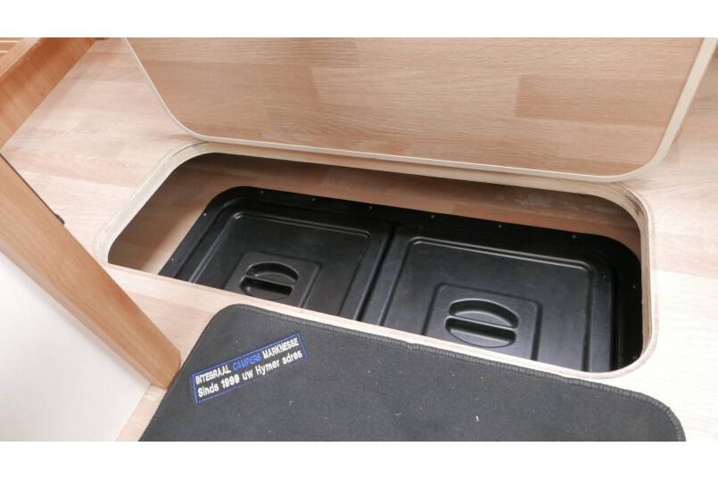 Rapido 9066 DF 150 pk, grote garage, 2 aparte bedden 40