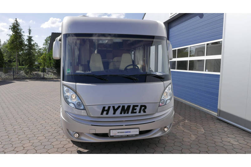 Hymer  B 678 3.0 158 pk | Champagne | Bovenkastjes cabine | 2 Aparte bedden 1