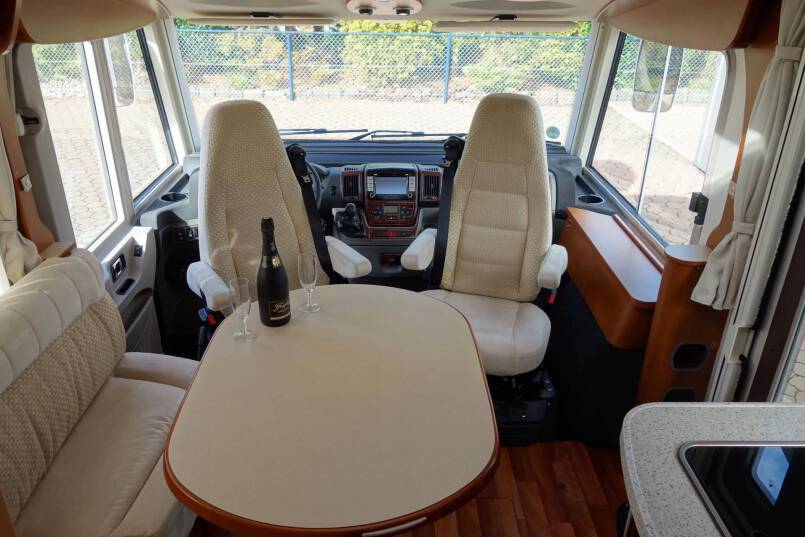 Hymer B 514 compacte 4 persoons met garage 18