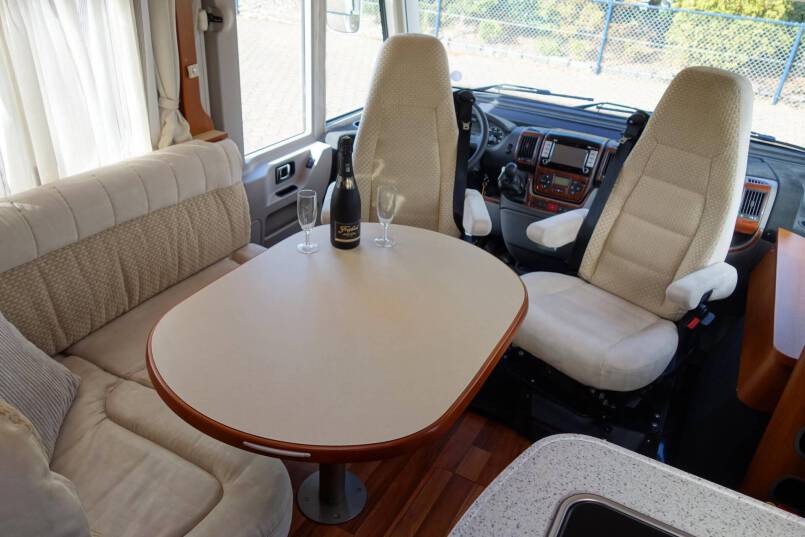 Hymer B 514 compacte 4 persoons met garage 19