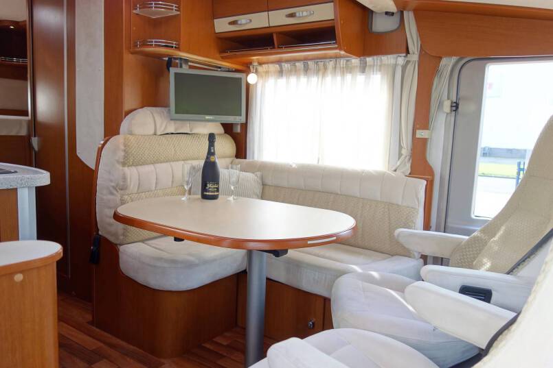 Hymer B 514 compacte 4 persoons met garage 21