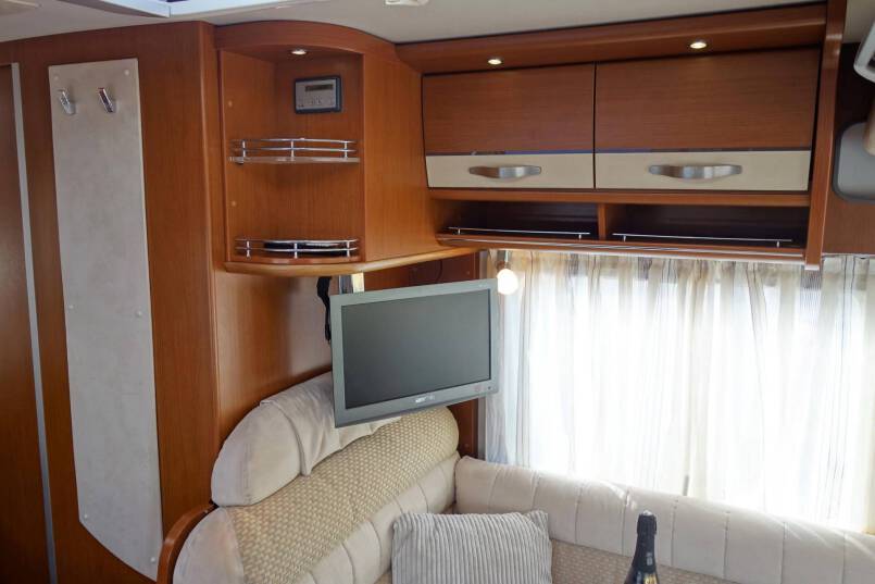 Hymer B 514 compacte 4 persoons met garage 24