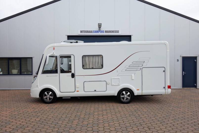 Hymer B 514 compacte 4 persoons met garage 2